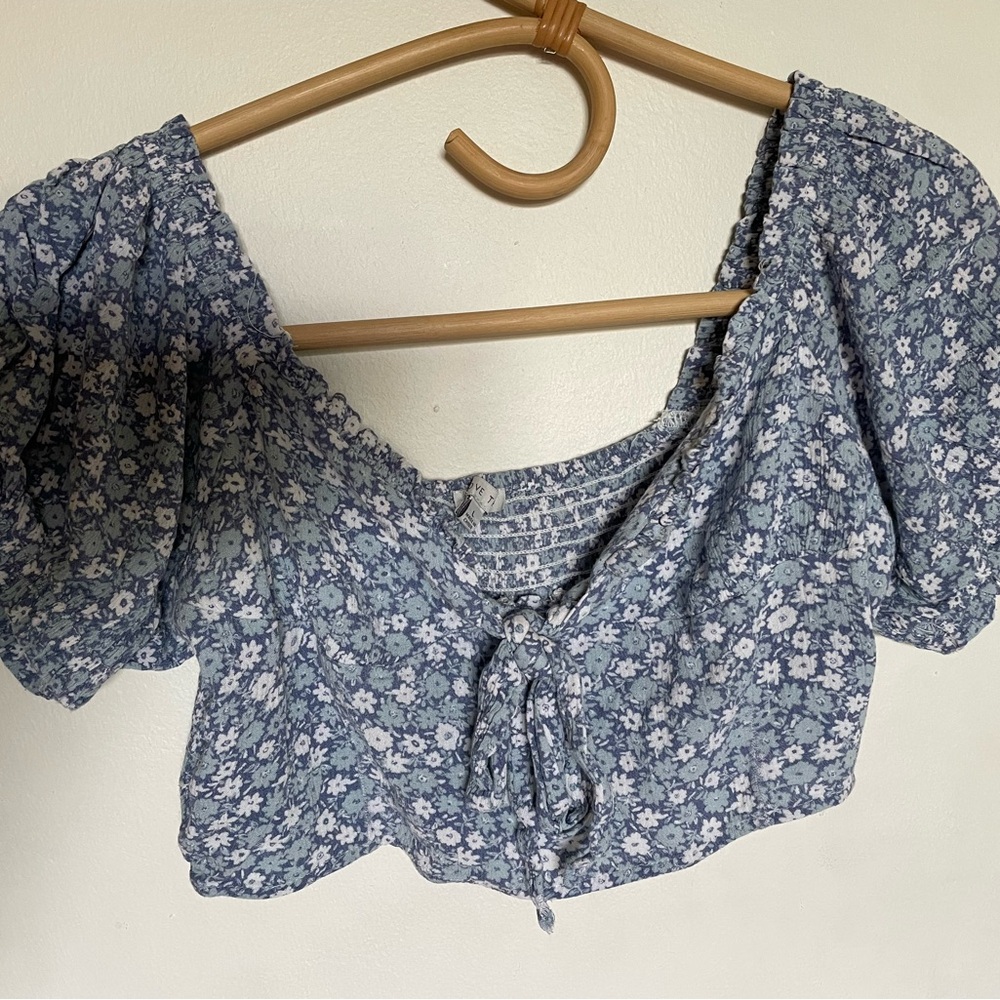 Tilly's Blue Puff Sleeve Crop Blouse